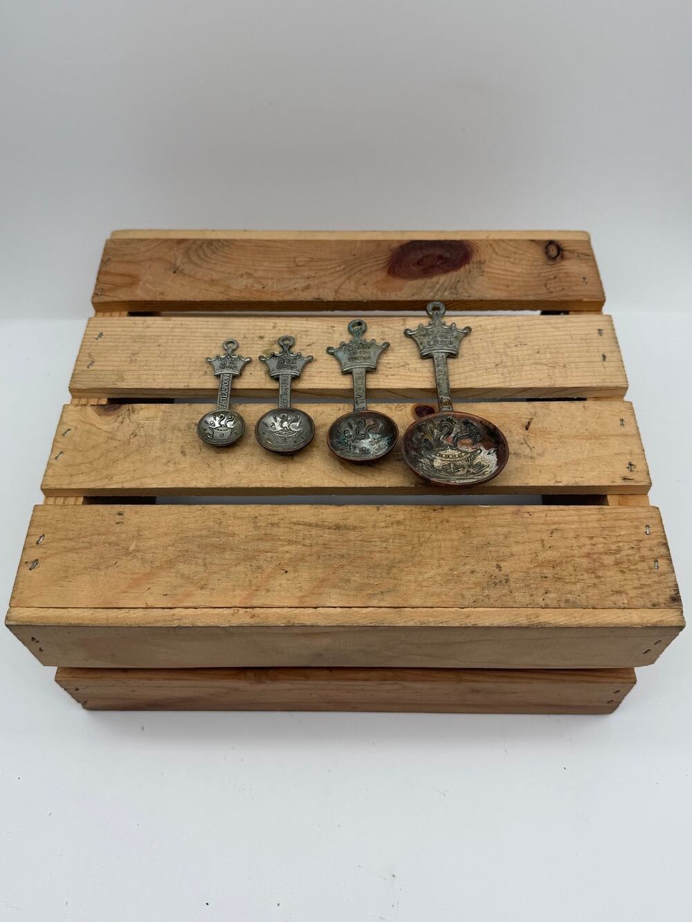 Vintage Pewter Crown "Queen of the Kitchen" Measuring Spoon Set - 4 Piece